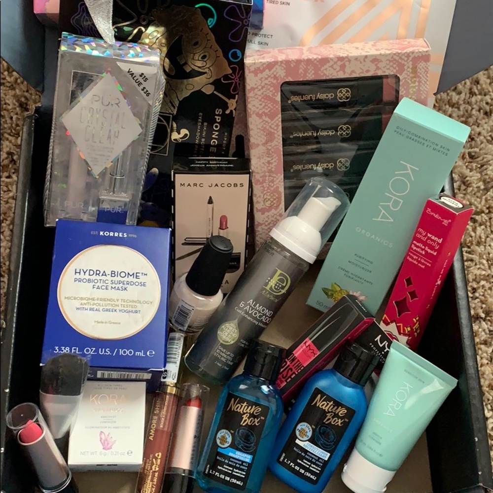MAKEUP BUNDLE LOT